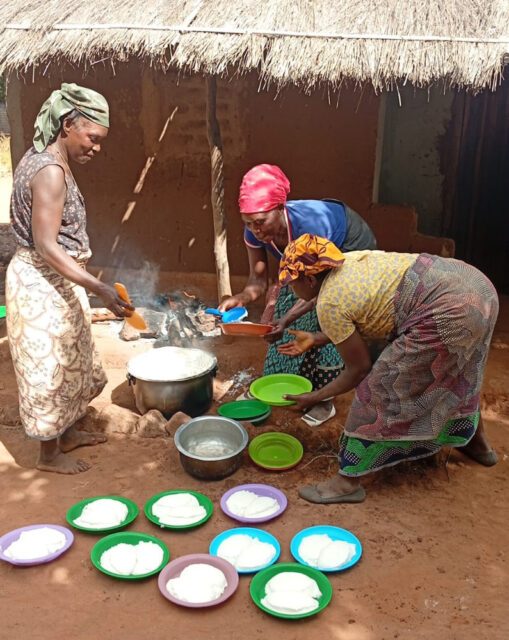 Diese Familie kocht für die eigenen Kinder, aber auch für die Bauarbeiter ein Mittagessen. Foto: SMMP/Sr. Leila de Souza e Silva
