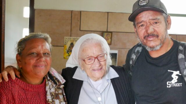Schwester Maria Ludwigis ist glücklich, wenn sie andere Menschen glücklich machen kann. Foto: Gabriele David/SMMP